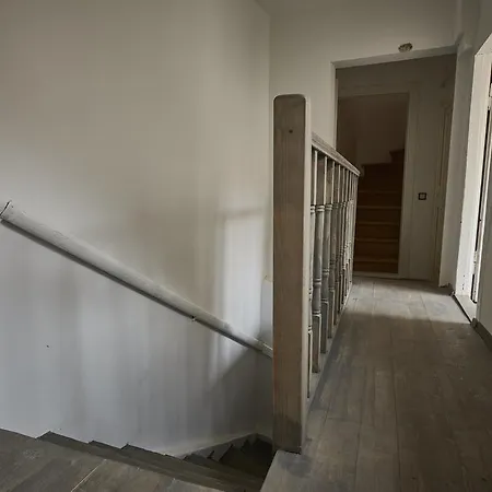 Very Pilies Street *