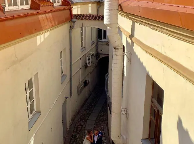 Very Pilies Street *