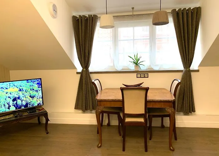 Very Pilies Street *